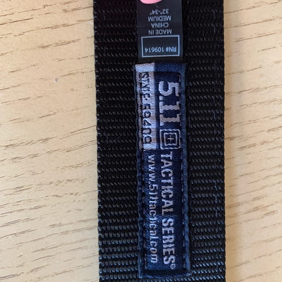 1.5” trainer belt 5.11 tactical belt size medium - Picture 2 of 3
